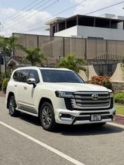 Toyota Land Cruiser LC300 2022 White for sale