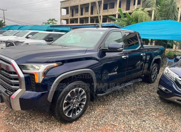 Toyota Tundra Limited CrewMax 6.5' Bed 2023 Blue