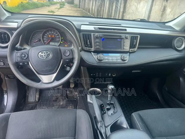 Toyota RAV4 XLE 4dr SUV AWD (2.5L 4cyl 6A) 2015 Matt Black