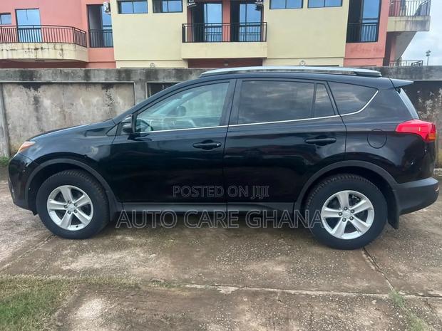 Toyota RAV4 XLE 4dr SUV AWD (2.5L 4cyl 6A) 2015 Matt Black