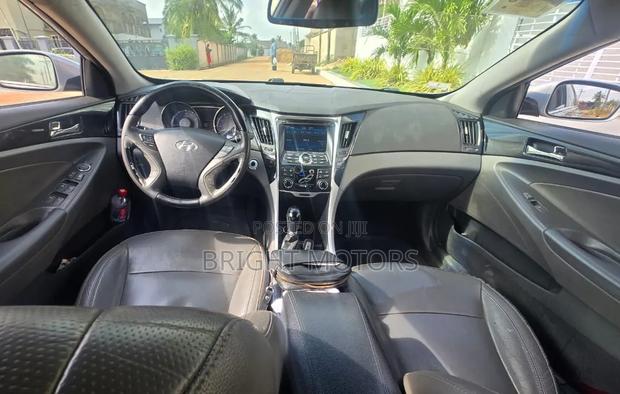 Hyundai Sonata Limited 2.0T Sedan (2.0L 4cyl 6A) 2013 Blue