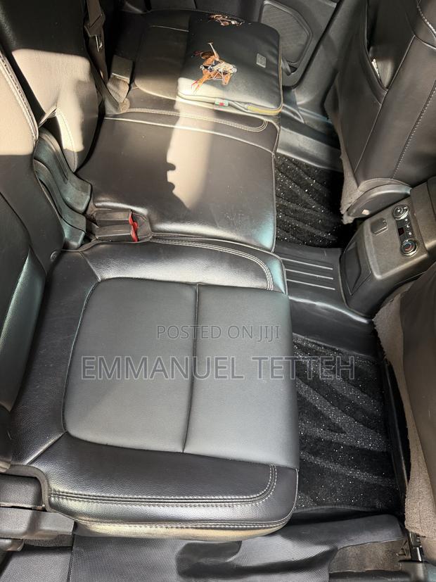 Ford Explorer XLT 4dr 4x4 (3.5L 6cyl 6A) 2012 White