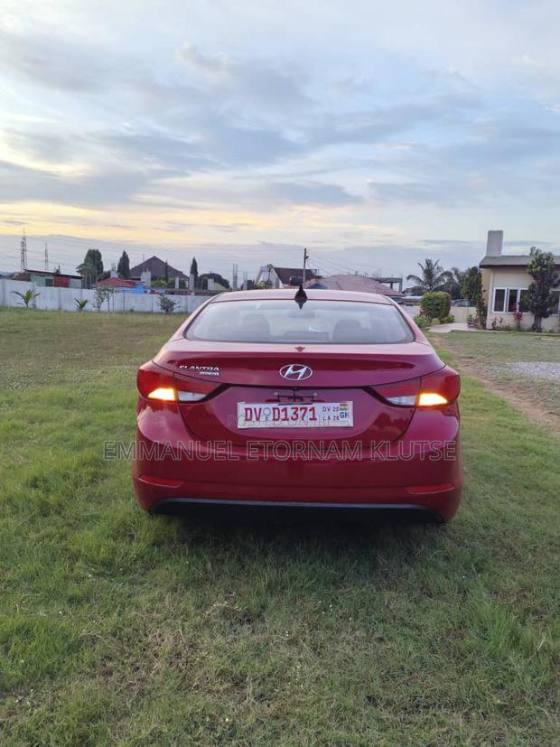 Hyundai Elantra SE Sedan FWD (1.8L 4cyl 6A) 2016 Red