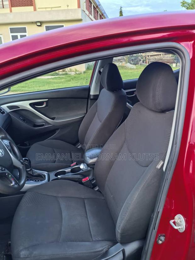 Hyundai Elantra SE Sedan FWD (1.8L 4cyl 6A) 2016 Red