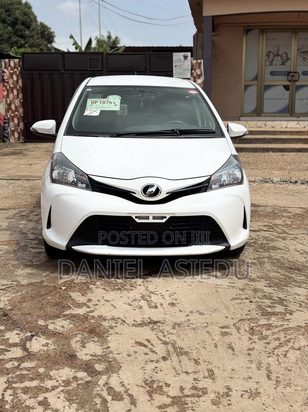 Toyota Vitz 1.3 AWD 3dr 2015 White