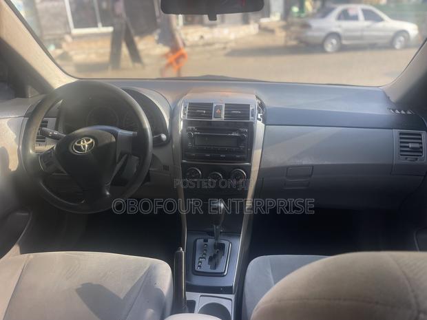 Toyota Corolla LE 4dr Sedan (1.8L 4cyl 4A) 2010 Red