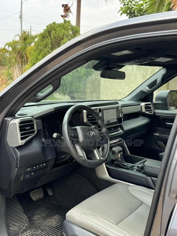 Toyota Tundra SR5 CrewMax SB w/6.5' Bed 2025 Green