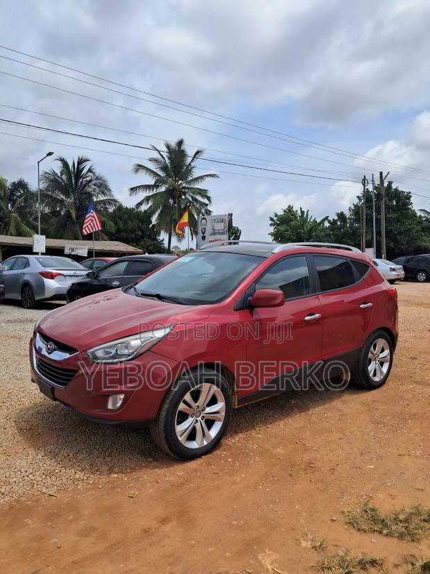 Hyundai Tucson 2015 Red