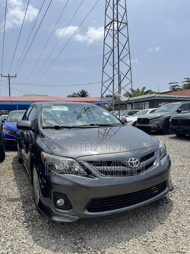 Toyota Corolla S 4dr Sedan (1.8L 4cyl 4A) 2013 Gray