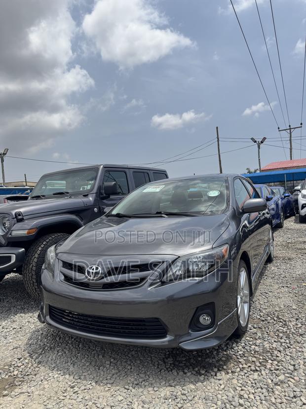 Toyota Corolla S 4dr Sedan (1.8L 4cyl 4A) 2013 Gray