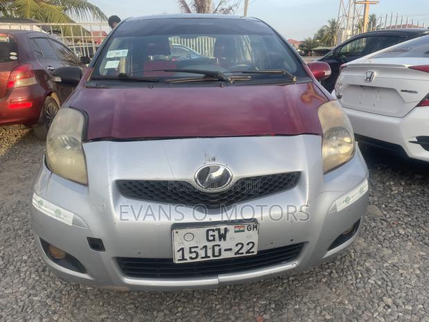 Toyota Vitz 2010 Red
