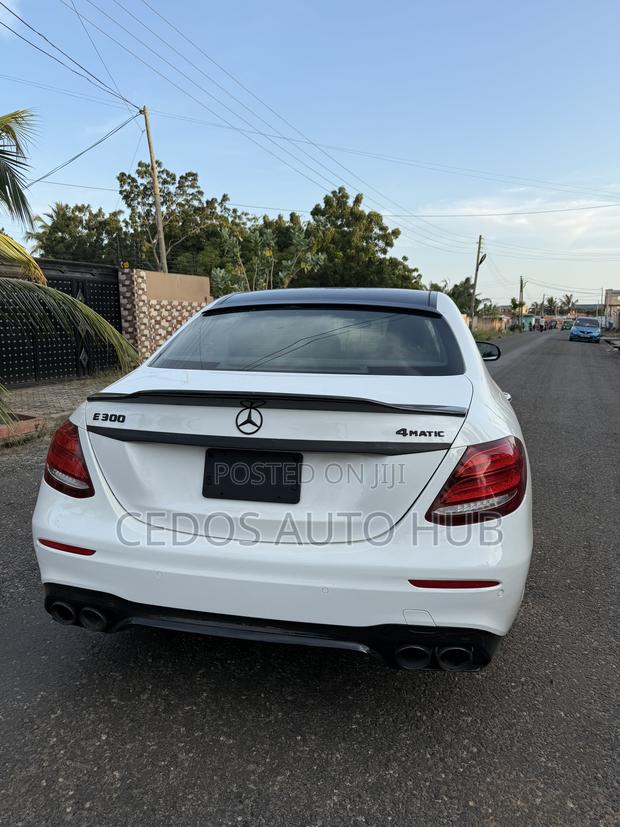 Mercedes-Benz E300 4Matic AWD Sedan (2.0L 4cyl 9A) 2017 White