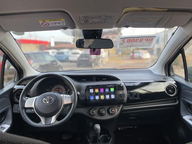 Toyota Vitz 1.3 FWD 5dr 2015 White