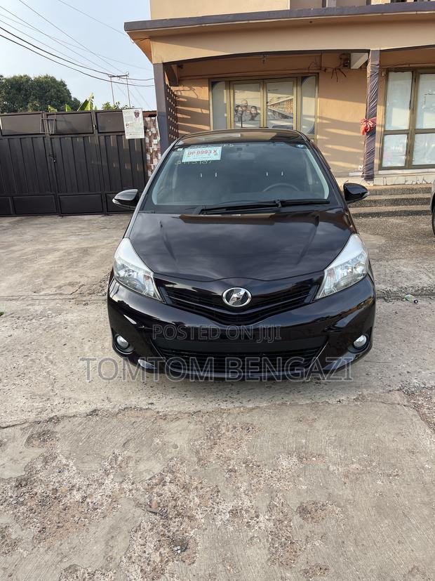 Toyota Vitz 1.3 FWD 5dr 2013 Burgundy