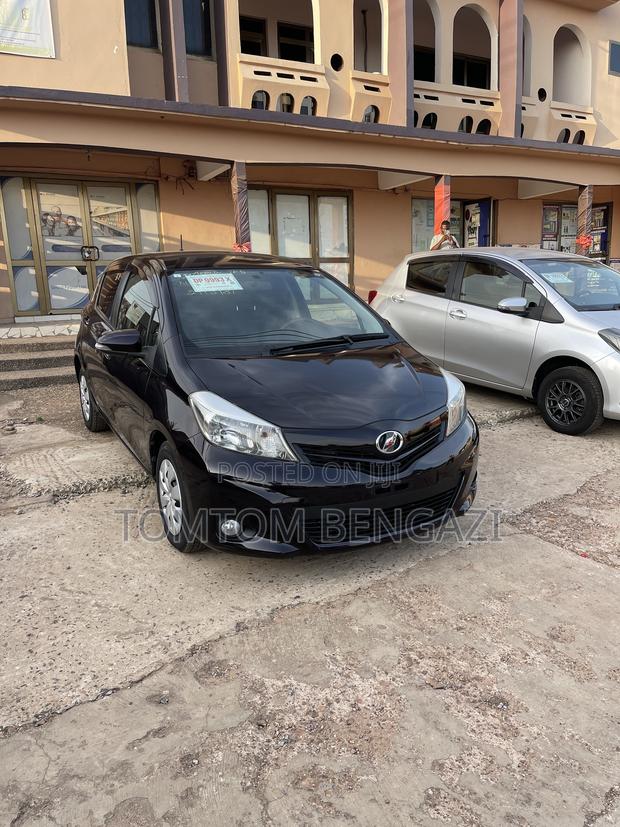 Toyota Vitz 1.3 FWD 5dr 2013 Burgundy