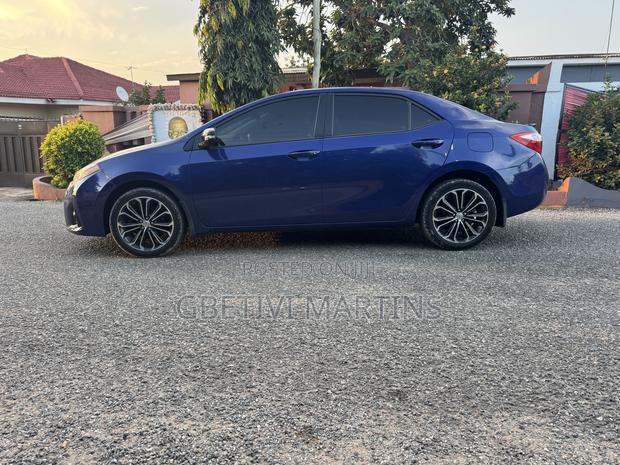 Toyota Corolla 2015 Blue