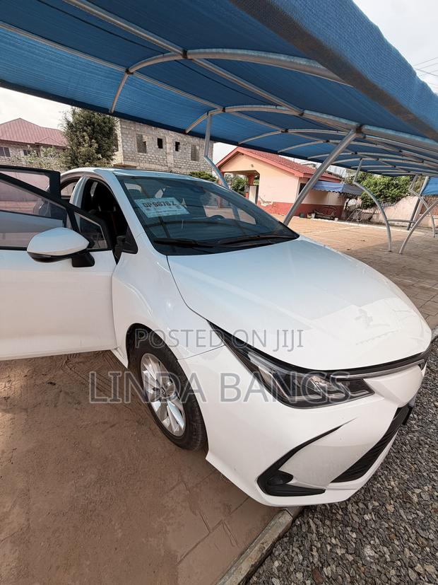 Toyota Corolla 2022 White
