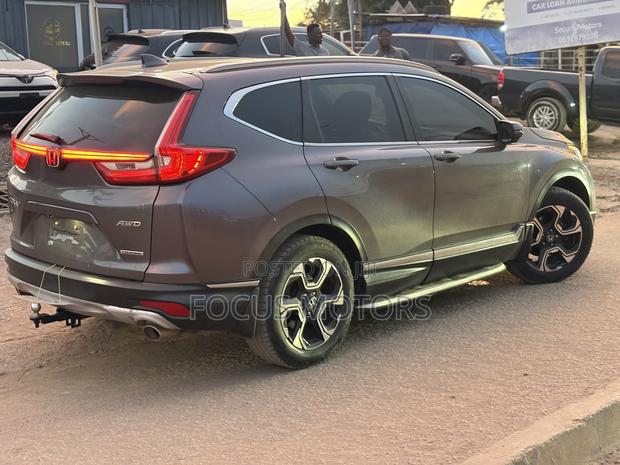 Honda CR-V Touring AWD 2018 Gray