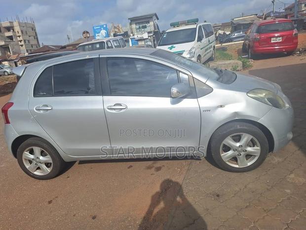 Toyota Yaris 2010 Silver