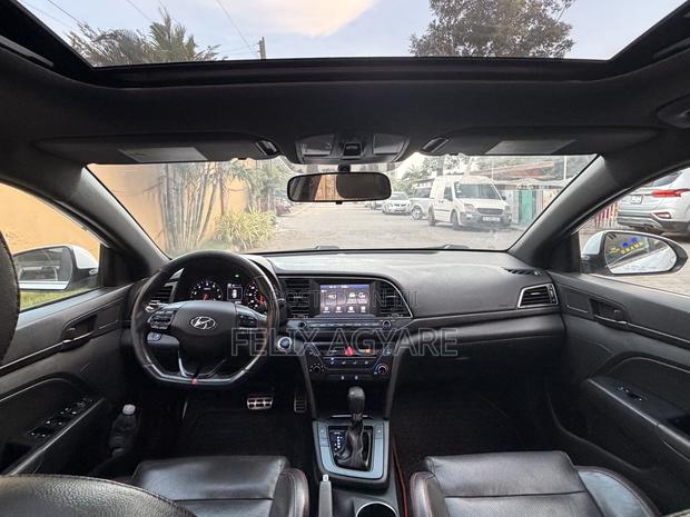 Hyundai Elantra Sport 2018 White