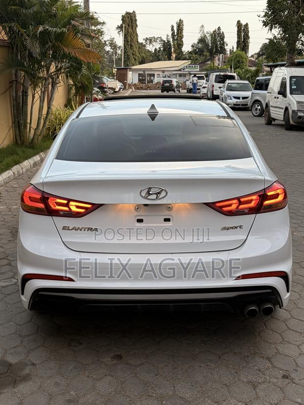 Hyundai Elantra Sport 2018 White
