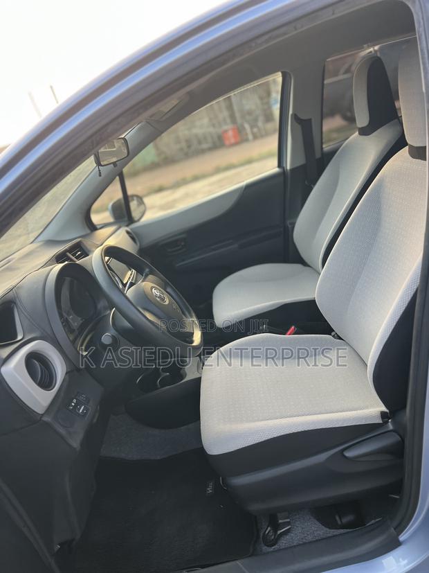 Toyota Vitz 1.3 AWD 3dr 2013 Blue