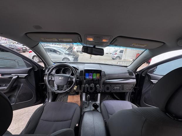 Kia Sportage SX 4dr SUV (2.0L 4cyl Turbo 6A) 2011 Black
