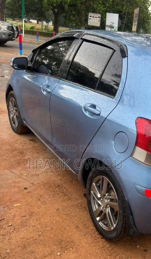 Toyota Vitz 1.3 AWD 3dr 2010 Blue