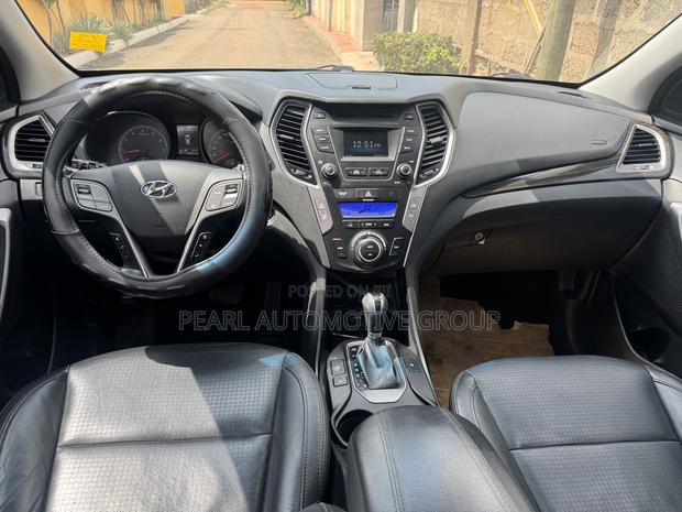 Hyundai Santa Fe SE AWD 2016 Gray