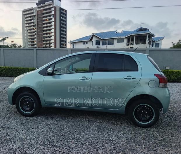 Toyota Vitz 2010 Blue