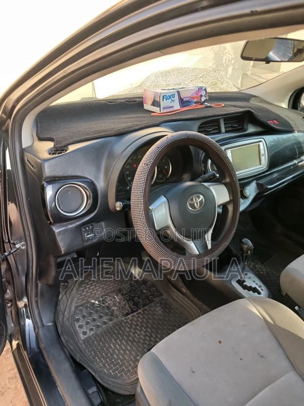 Toyota Vitz 1.3 AWD 3dr 2012 Black
