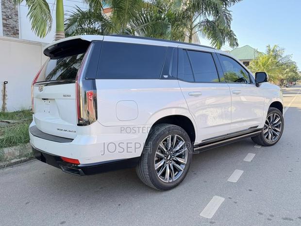 Cadillac Escalade 2022 White