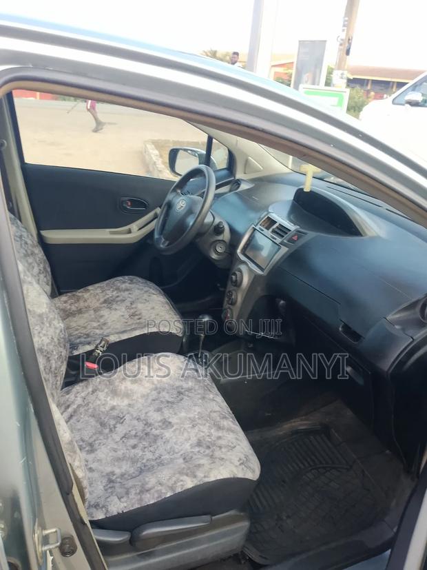 Toyota Vitz 1.3 AWD 3dr 2010 Silver
