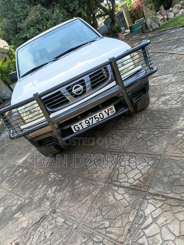 Nissan Hardbody 2007 White