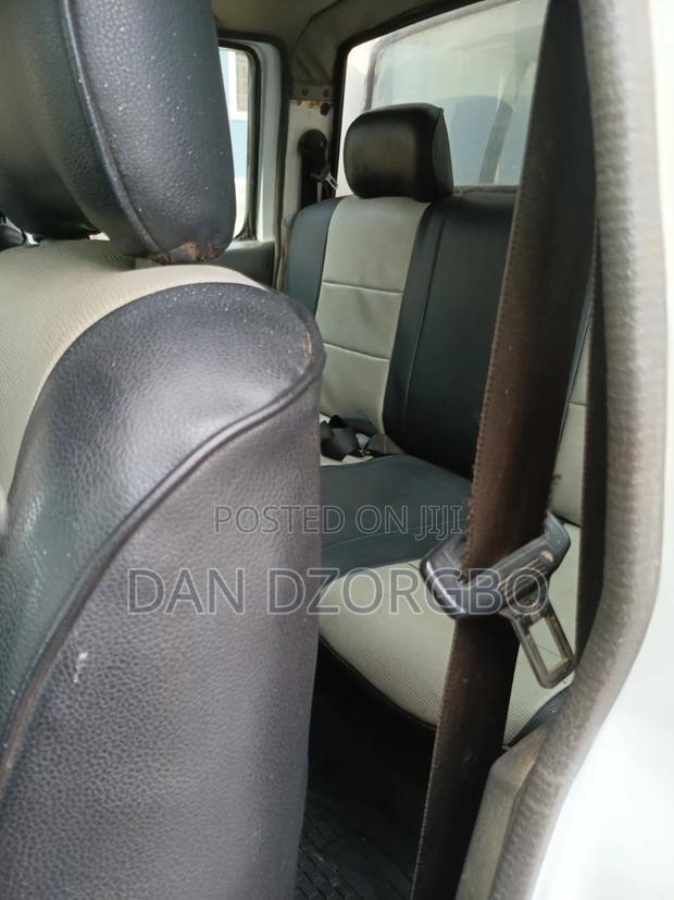 Nissan Hardbody 2007 White