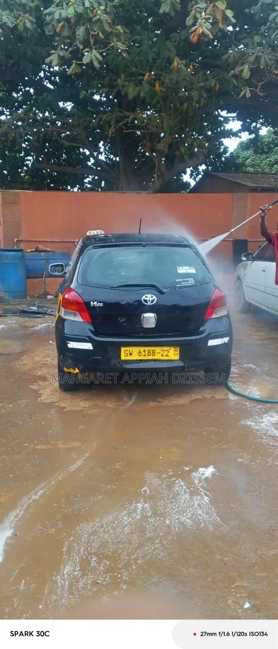 Toyota Vitz 2008 Black