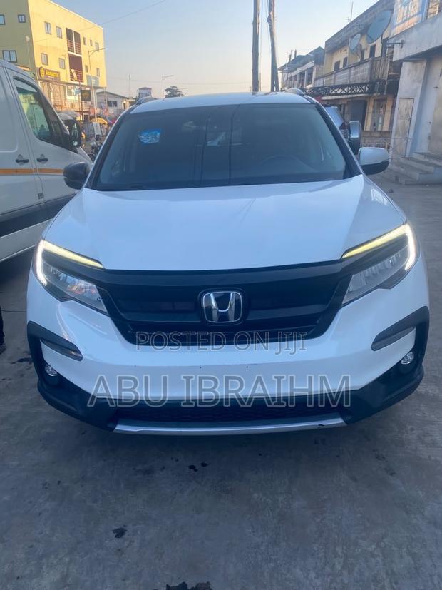 Honda Pilot Touring AWD 2019 White