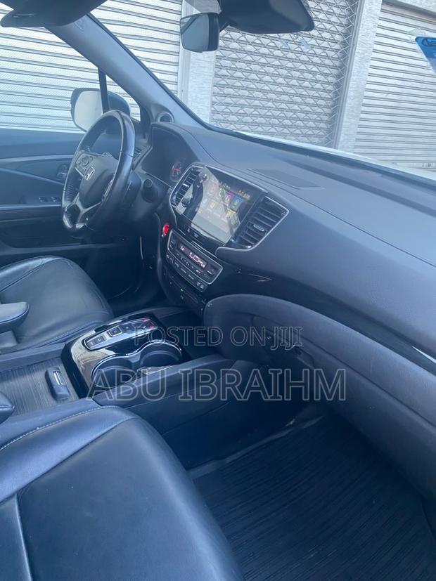 Honda Pilot Touring AWD 2019 White