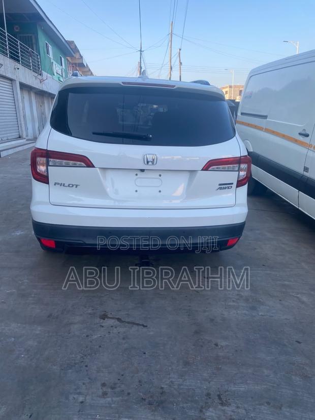 Honda Pilot Touring AWD 2019 White