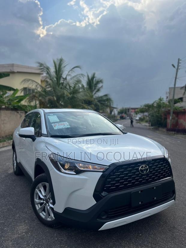 Toyota Corolla Cross XLE 2025 White