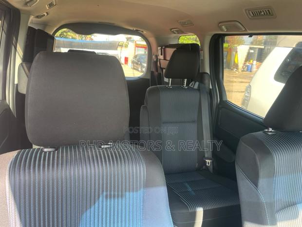 Toyota Voxy X 2WD 8-Seater 2017 White