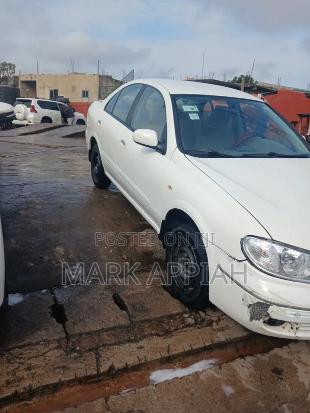 Nissan Sunny 2010 White