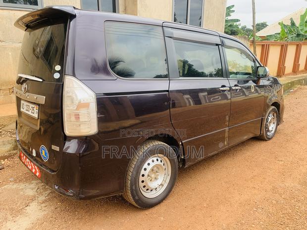Toyota Voxy 2013 Black