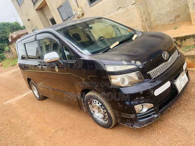 Toyota Voxy 2013 Black