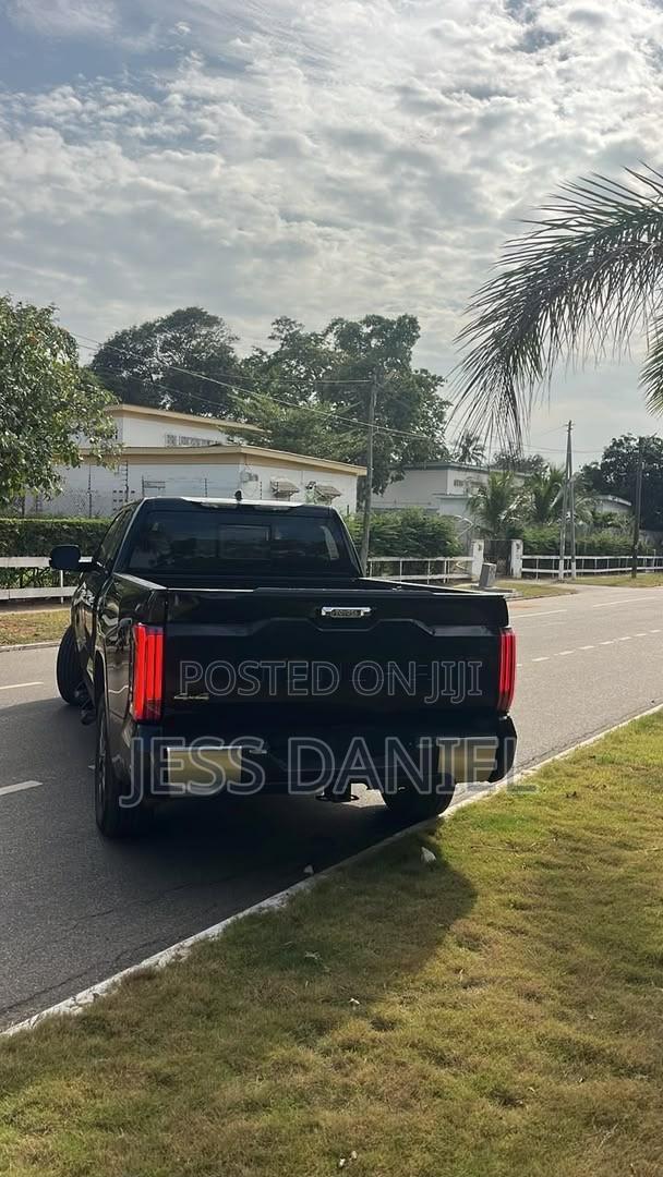 Toyota Tundra Limited 2022 Black
