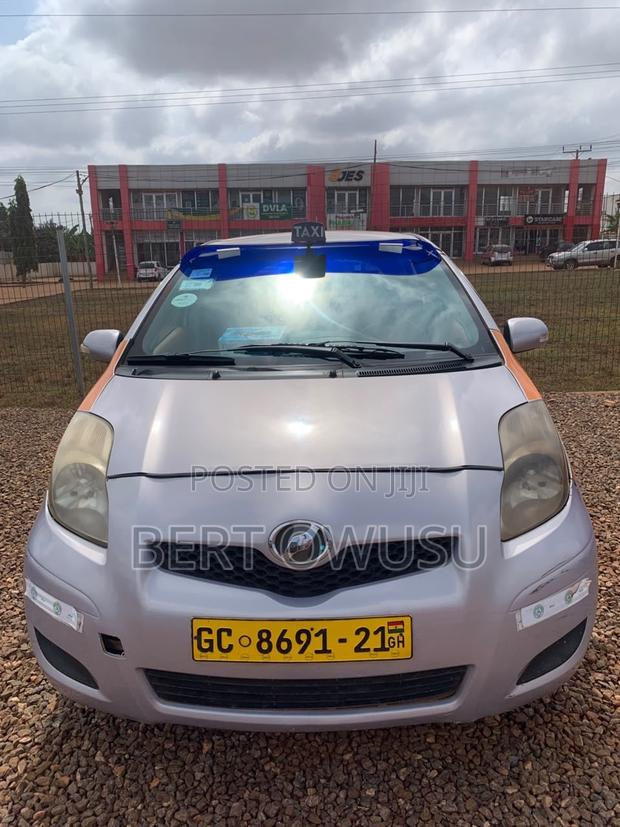 Toyota Yaris 2010 Silver