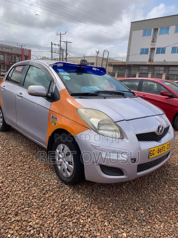 Toyota Yaris 2010 Silver