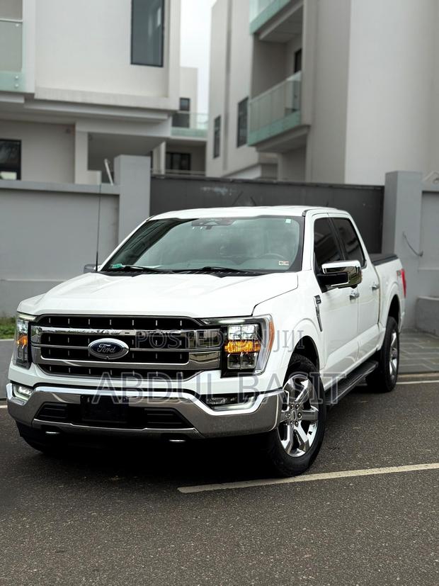 Ford F-150 LARIAT 2022 White