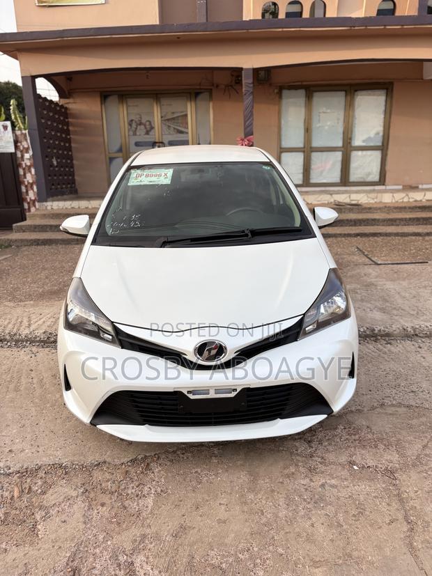 Toyota Vitz 1.3 AWD 5dr 2015 White