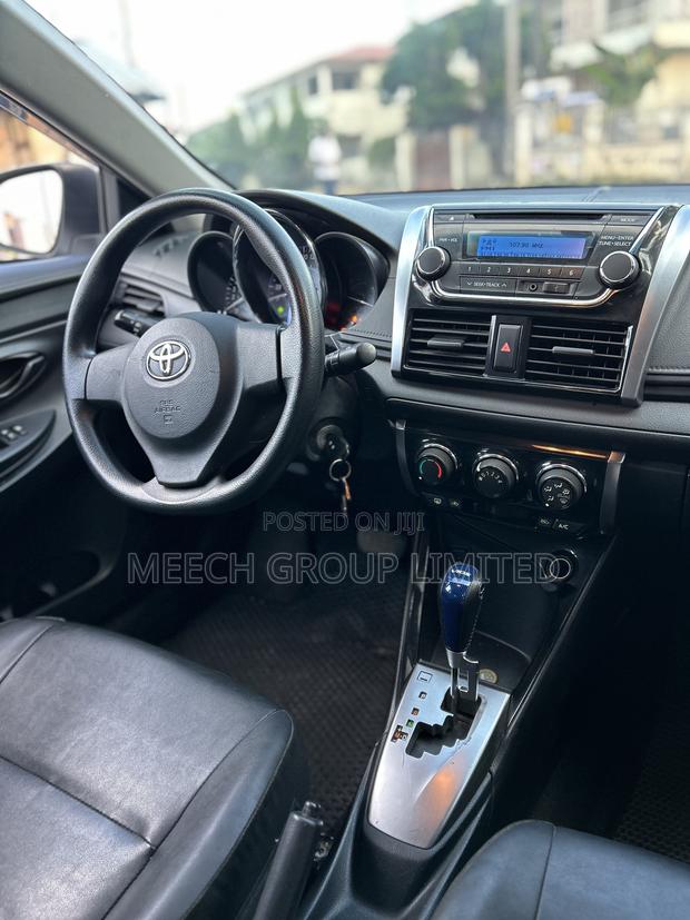 Toyota Yaris 2016 Silver